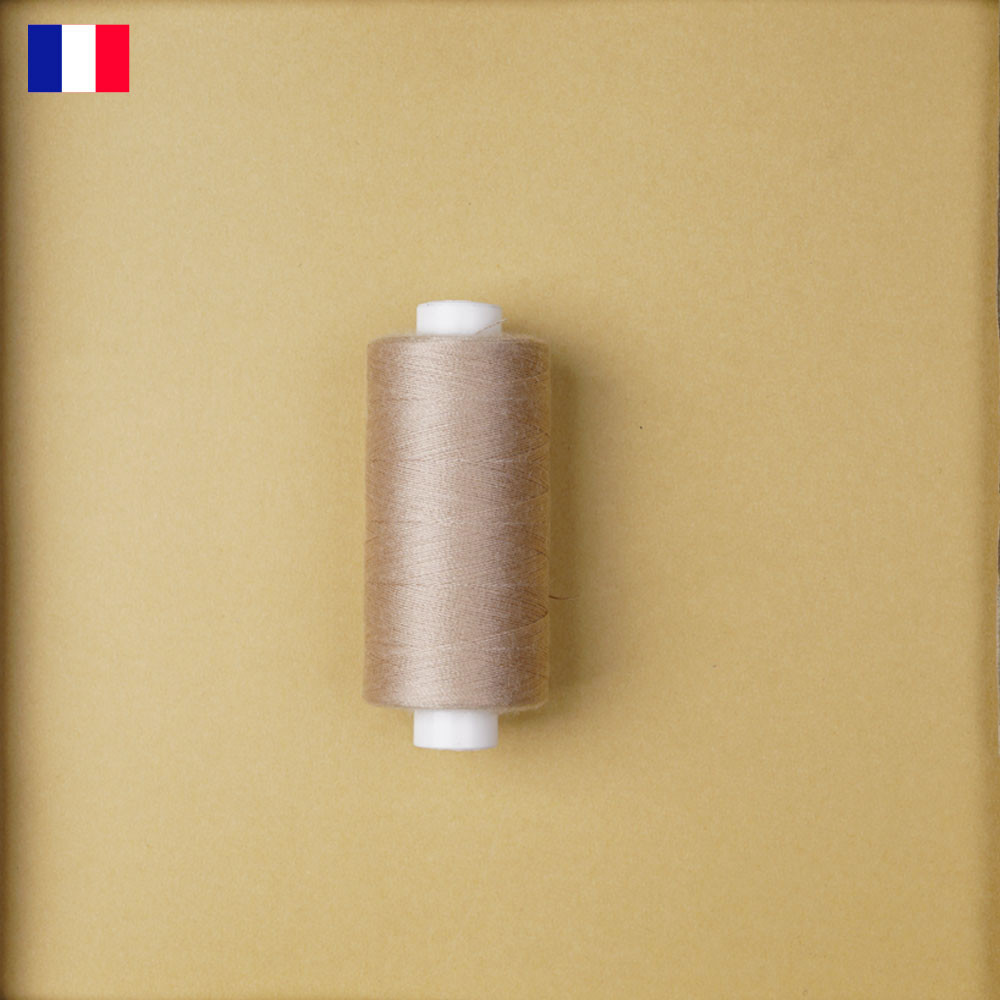Fil à coudre beige sirocco ténacité 500 m | fabrication française | pretty Mercerie | Mercerie en ligne