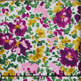 Tissu coton blanc à motif bouquet de fleur violet, vert, ocre et rose| Pretty Mercerie | Mercerie en ligne