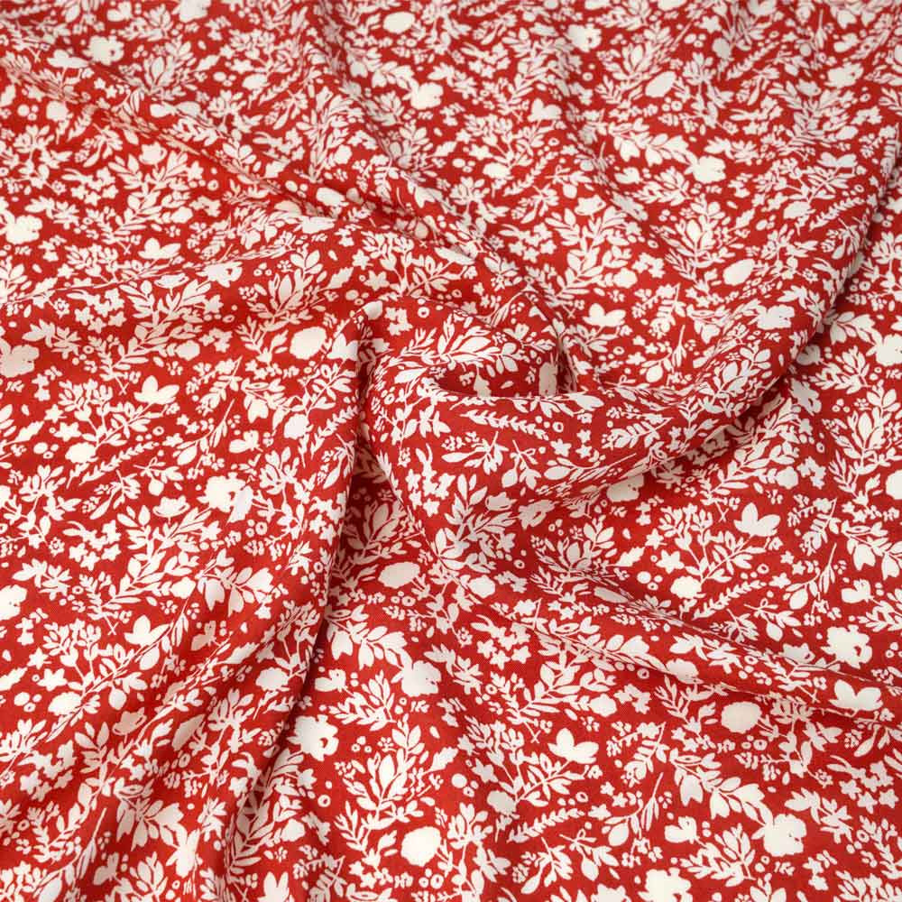 Tissu viscose rouge à motif fleur des champs blanc cassé | Pretty Mercerie | mercerie en ligne