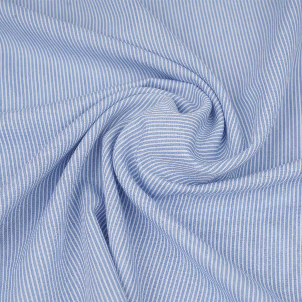 Tissu coton et Tencel bleu claire à motif tissés fines rayures blanches | Pretty mercerie | mercerie en ligne