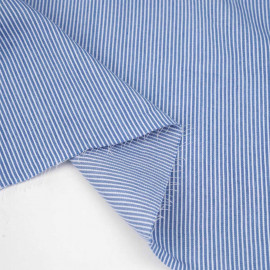 Tissu coton et Tencel bleu allure à motif tissés fines rayures blanches | Pretty mercerie | mercerie en ligne