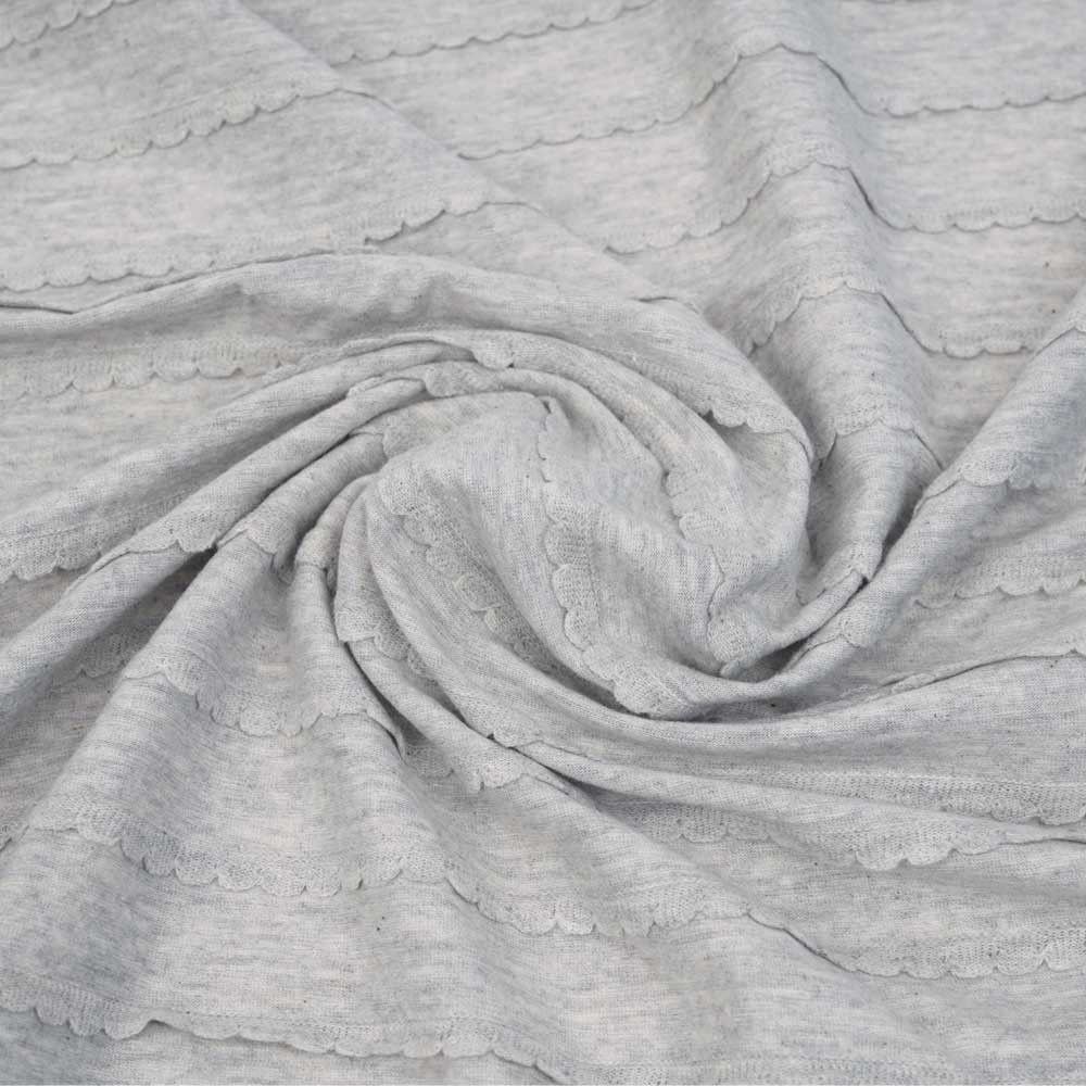 Tissu jersey gris chiné à motif tissés lignes festonnées | Pretty Mercerie | mercerie en ligne