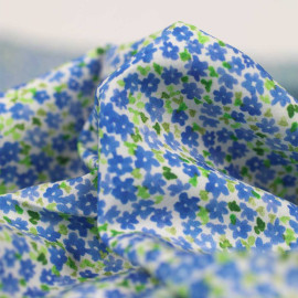 Tissu viscose Anne blanc cassé à motif petite fleur vert et bleu