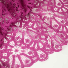Tissu dentelle Rosas fuchsia Purple motif marguerite et bord festonné